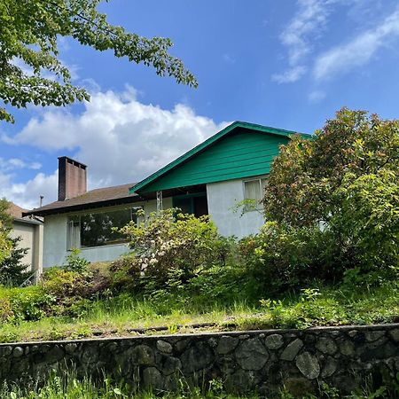 Green House In Vancouver West Hotel Exterior photo