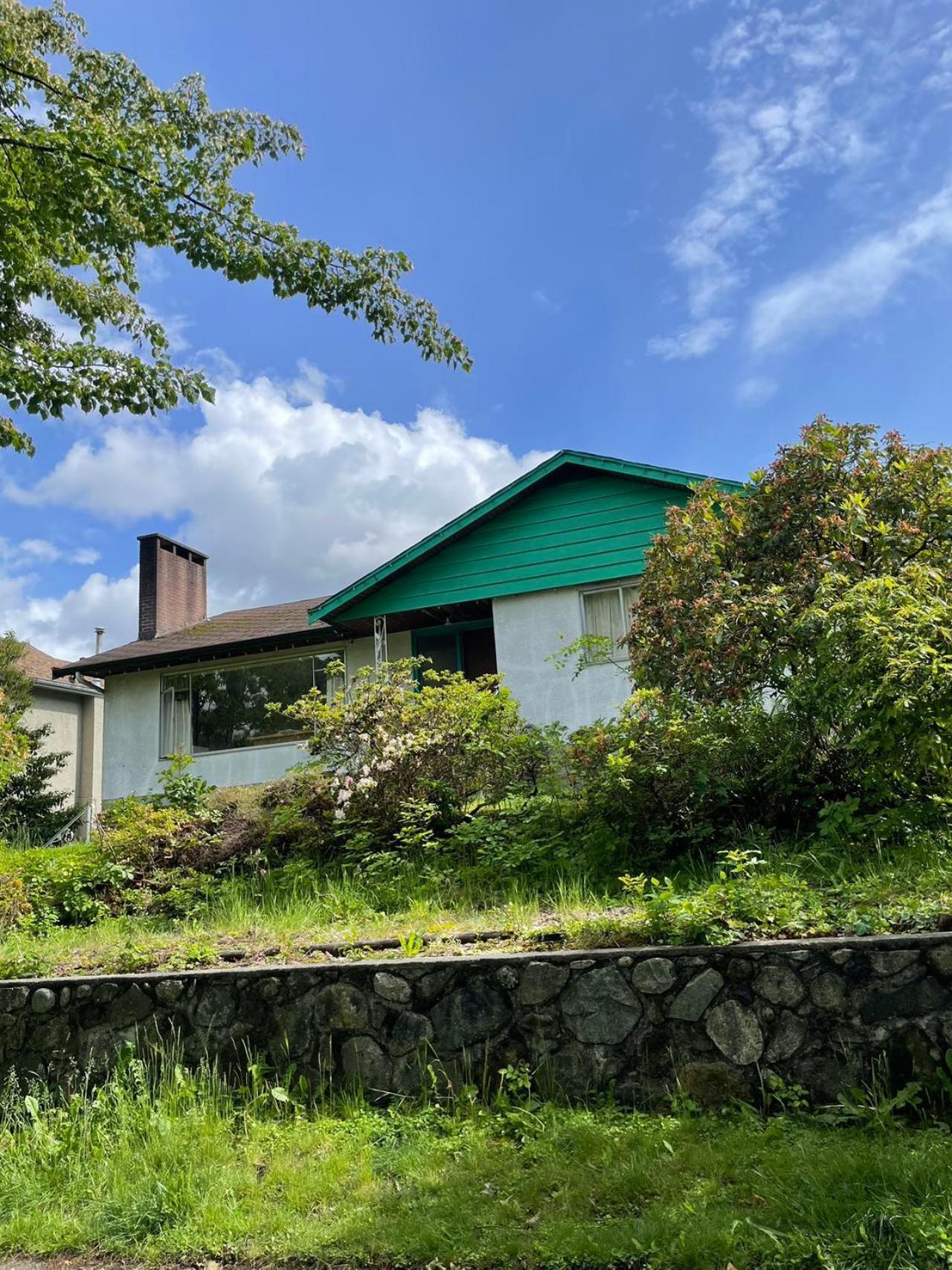 Green House In Vancouver West Hotel Exterior photo